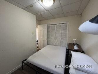 Building Photo - 1209 Boylston St
