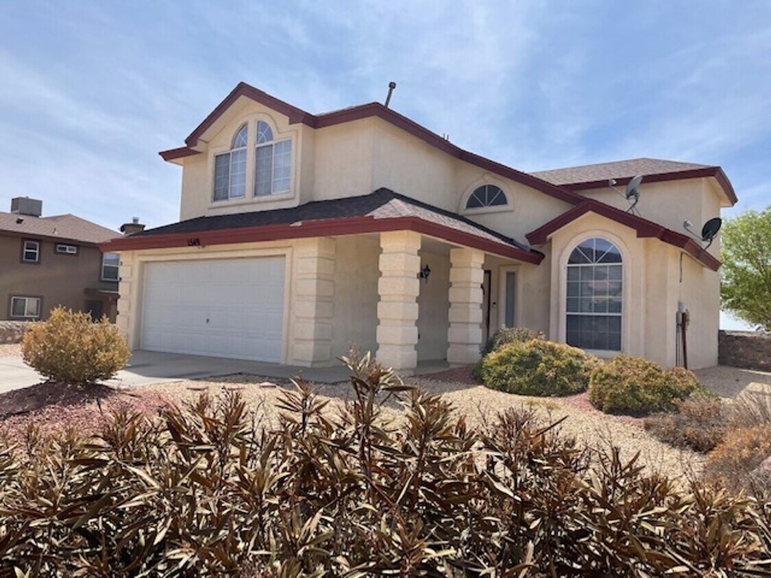 1549 Cherokee Ridge Dr, El Paso, TX 79912 House Rental in El Paso, TX