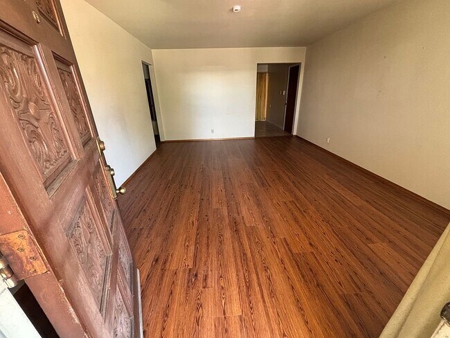 Foto del edificio - 210 Benjamin Ave