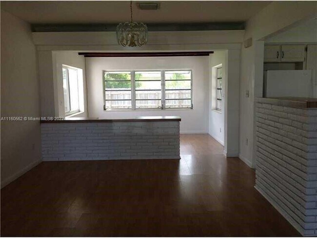 Foto del edificio - 818 N 31st Rd