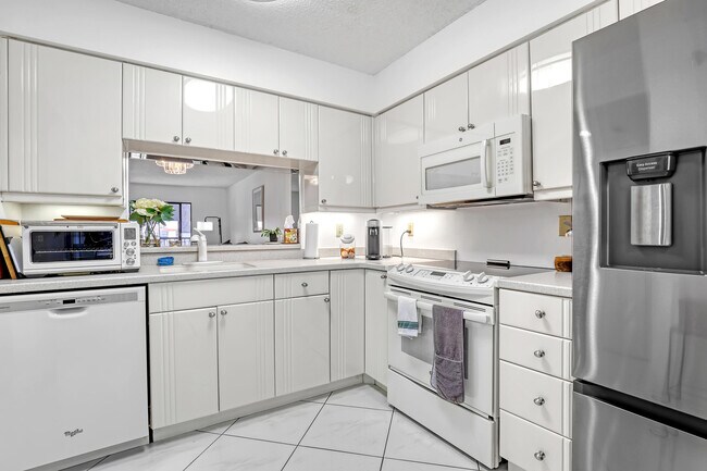 Foto del edificio - 7290 Kinghurst Dr