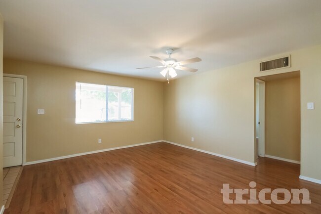 Foto del edificio - 3202 W Wood Dr