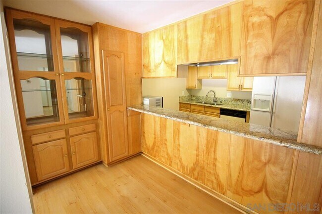 Building Photo - 6780 Friars Rd