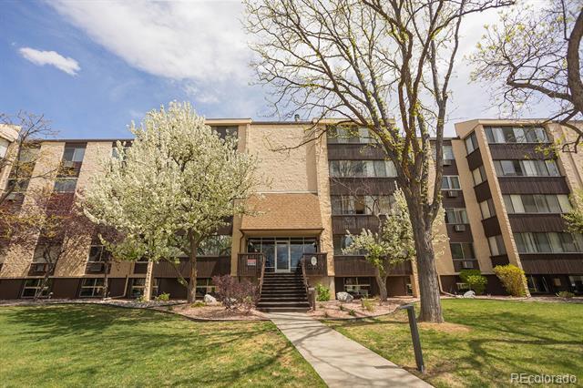 Foto principal - 3460 S Poplar St