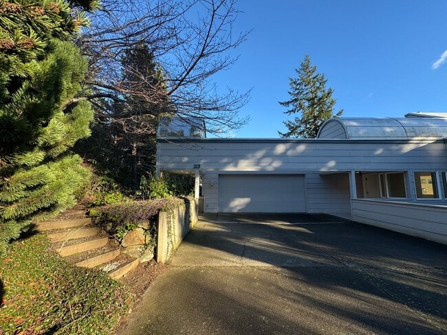 Building Photo - Breathtaking views of Chuckanut Bay!!