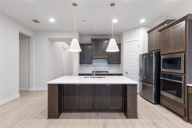 Foto del edificio - 626 Bay Breeze Dr