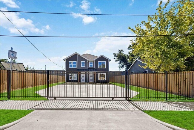 Foto del edificio - 4624 Mayflower St