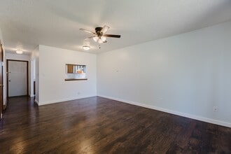 Building Photo - 284 Talisman Dr