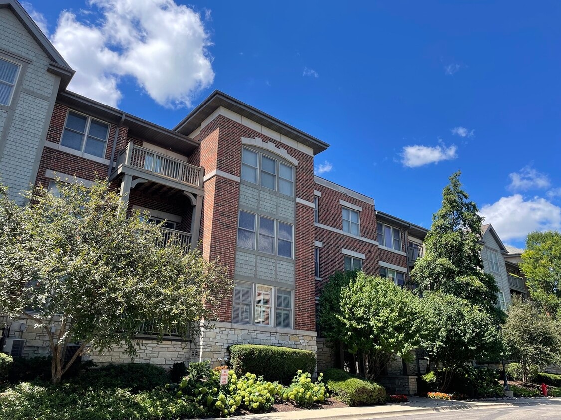 267 E Railroad Ave Unit 304, Bartlett, IL 60103 Condo for Rent in Bartlett, IL