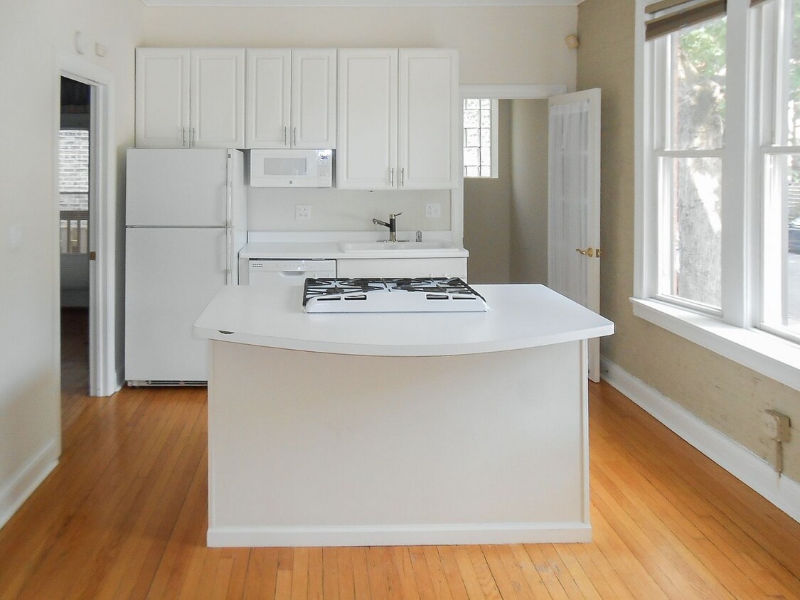 Foto principal - 3856 N Southport Ave