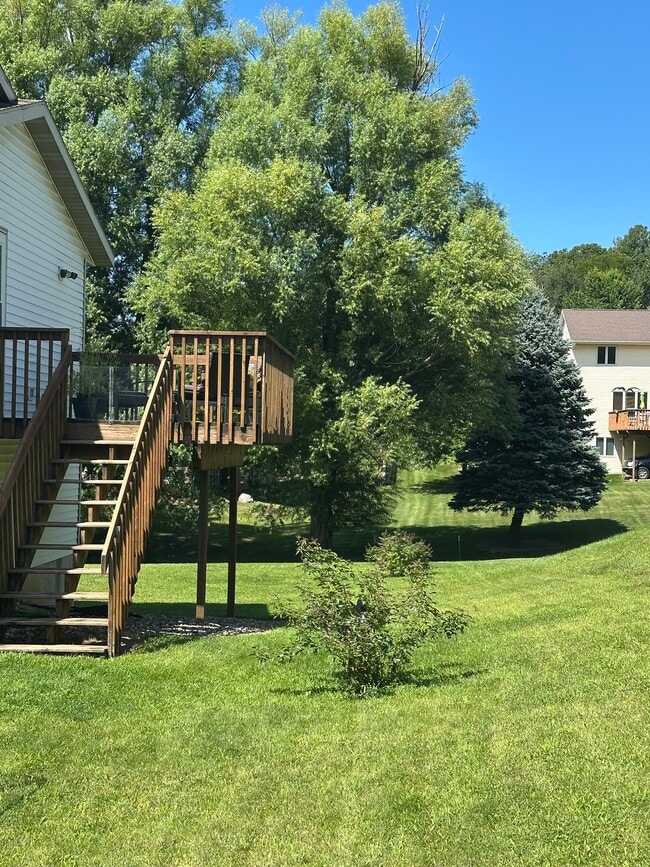 Deck/Yard - W6040 Bucklin Rd