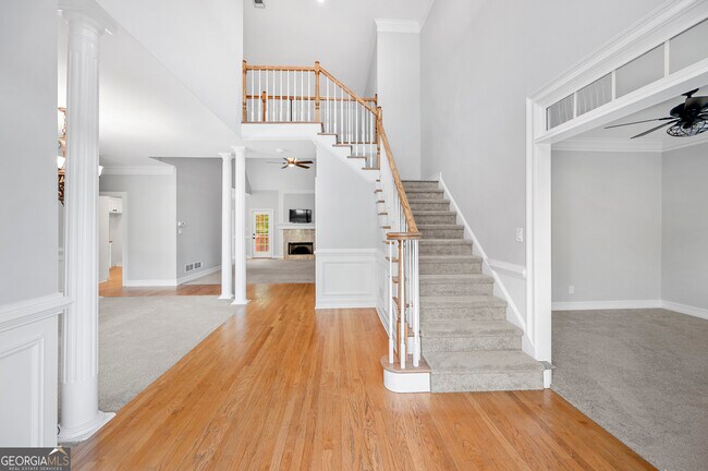 Building Photo - 127 Sunningdale Dr