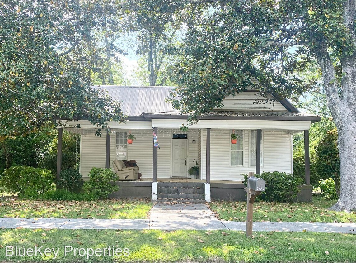 Primary Photo - 3 br, 1 bath House - 104 Orion St