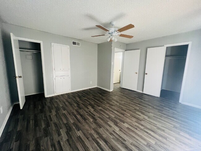 Foto del edificio - 6929 Timber W St