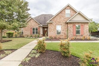 Building Photo - 107 Grand View Ave