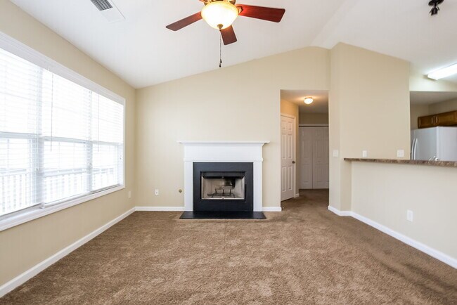 Building Photo - 200 Greystone Cir