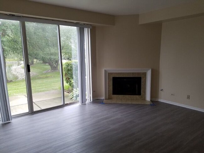 Foto del edificio - 1551 Darien Lakes Dr