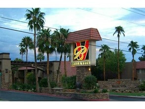 Building Photo - 5141 River Glen Dr