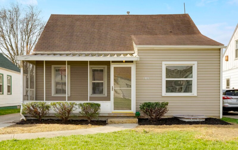 Primary Photo - 1133 Duxberry Ave