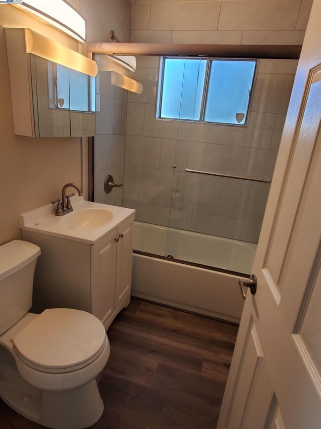 Building Photo - 223 Arana Dr