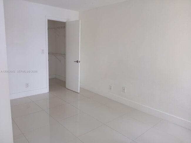 Building Photo - 731 Vista Isles Dr