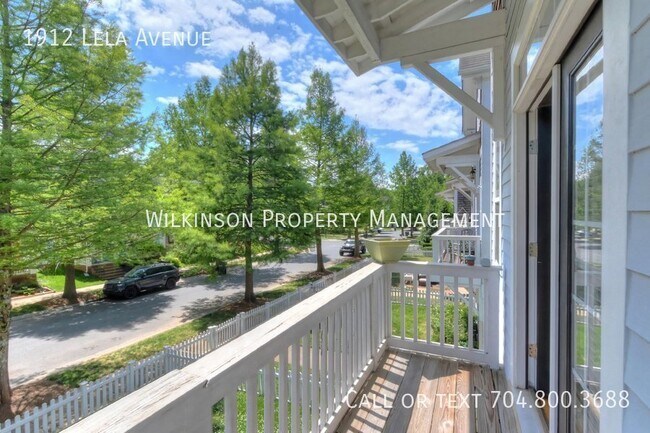 Building Photo - Highly Desirable 3-Story 3Br/3.5Bth 2-Car ...