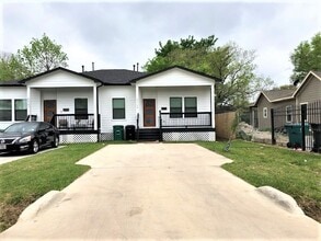 Building Photo - 4818 Paula St