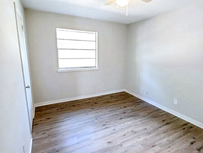 Building Photo - 2032 Stouts Rd