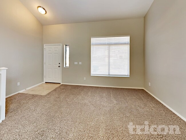 Foto del edificio - 6341 W Watkins St