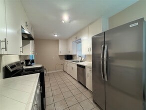 Building Photo - 2007 Sheridan St