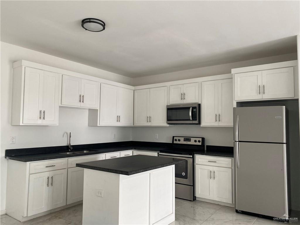 Building Photo - 3303 Aurora Ln