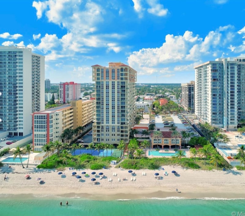 Primary Photo - 2800 S Ocean Dr