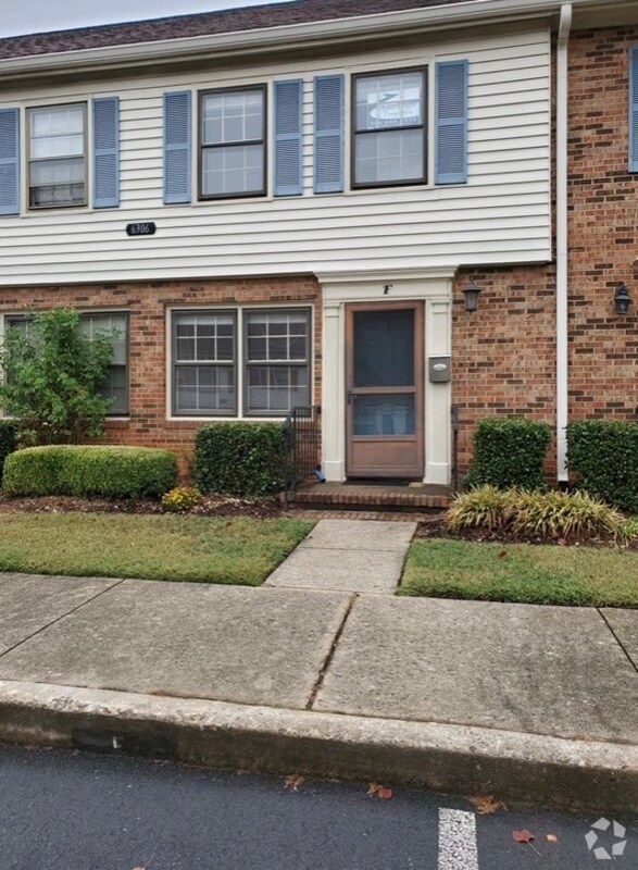 CloseburnGlenkirk Apartments for Rent with Hardwood Floors Charlotte