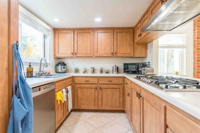 Foto del edificio - 2023 Habero Dr