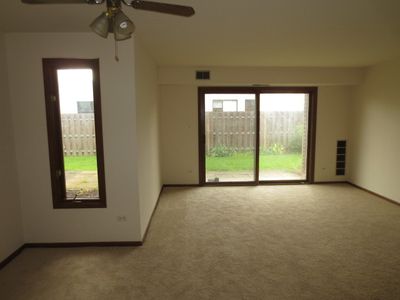 Foto del edificio - 817 Oakton St
