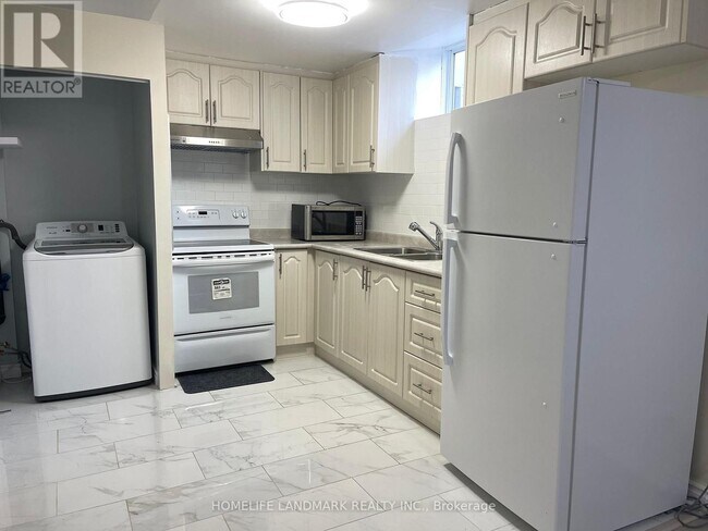 Building Photo - 826 Winterton Way