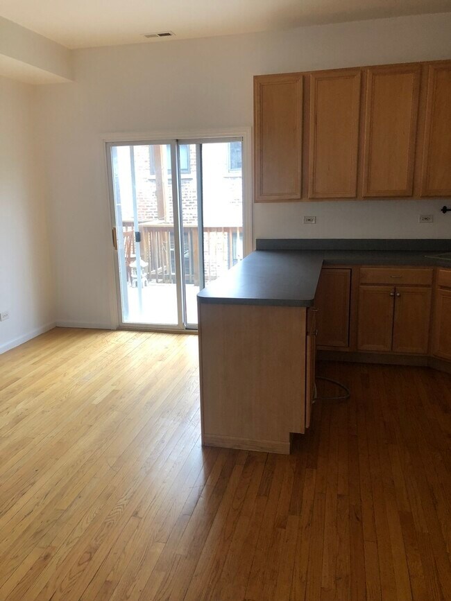 Foto del edificio - 1133 E 61st St