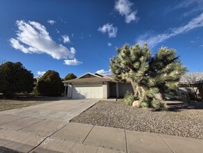 Building Photo - 987 Shadow Crest Cir