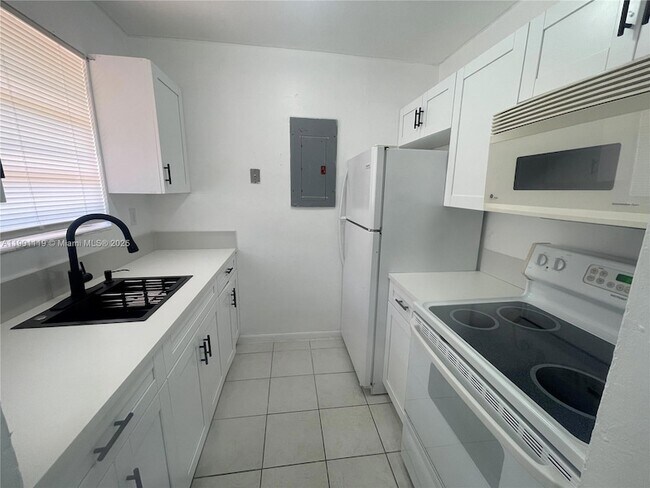 Foto del edificio - 3960 SW 68th Ave