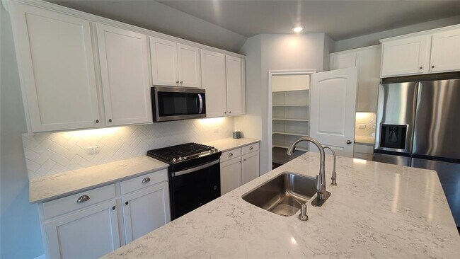 Foto del edificio - 2613 Danbury Ln
