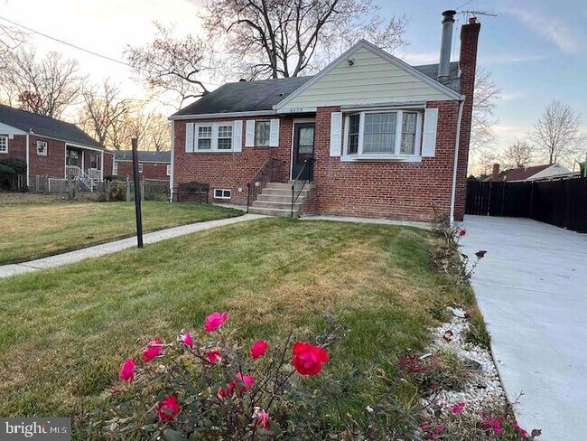 Foto del edificio - 4903 N Barnaby Ln
