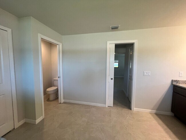 Foto del edificio - Beautiful New House! 4 Bed/ 3 Baths/2 Car ...
