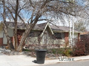 Building Photo - 1413 Chatam Dr