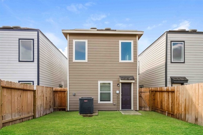 Building Photo - 15304 Estrella Rd E