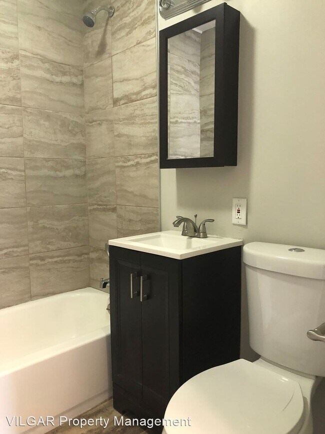 Foto del edificio - 4 br, 2 bath House - 314 Hamlin St