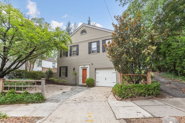 Building Photo - 4bd/4ba Single Family Home in NW DC! Avail...