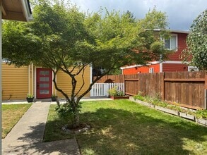Building Photo - 19611 2nd Ave NE