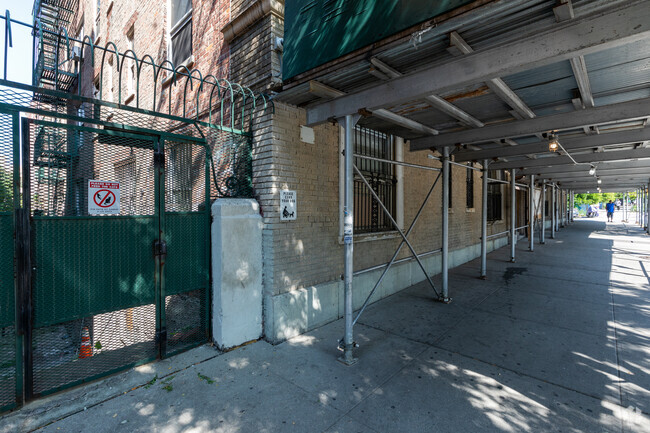 Building Photo - 1075 Grand Concourse