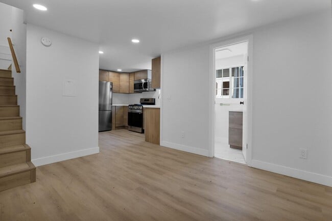 Building Photo - 4554 North Ave