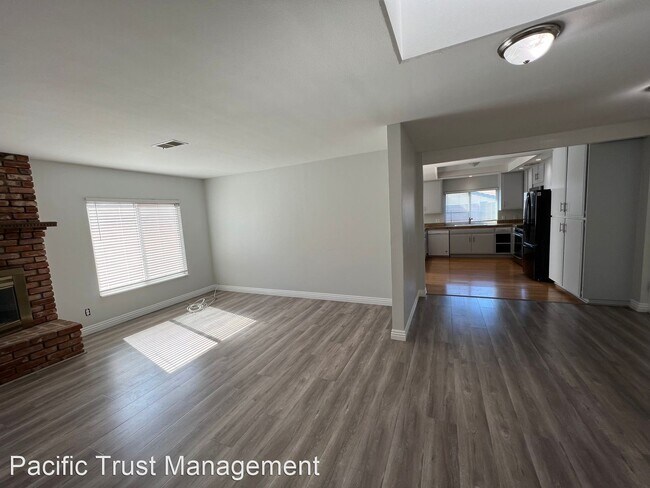 Building Photo - 3 br, 1.5 bath House - 10361 Angela Ave